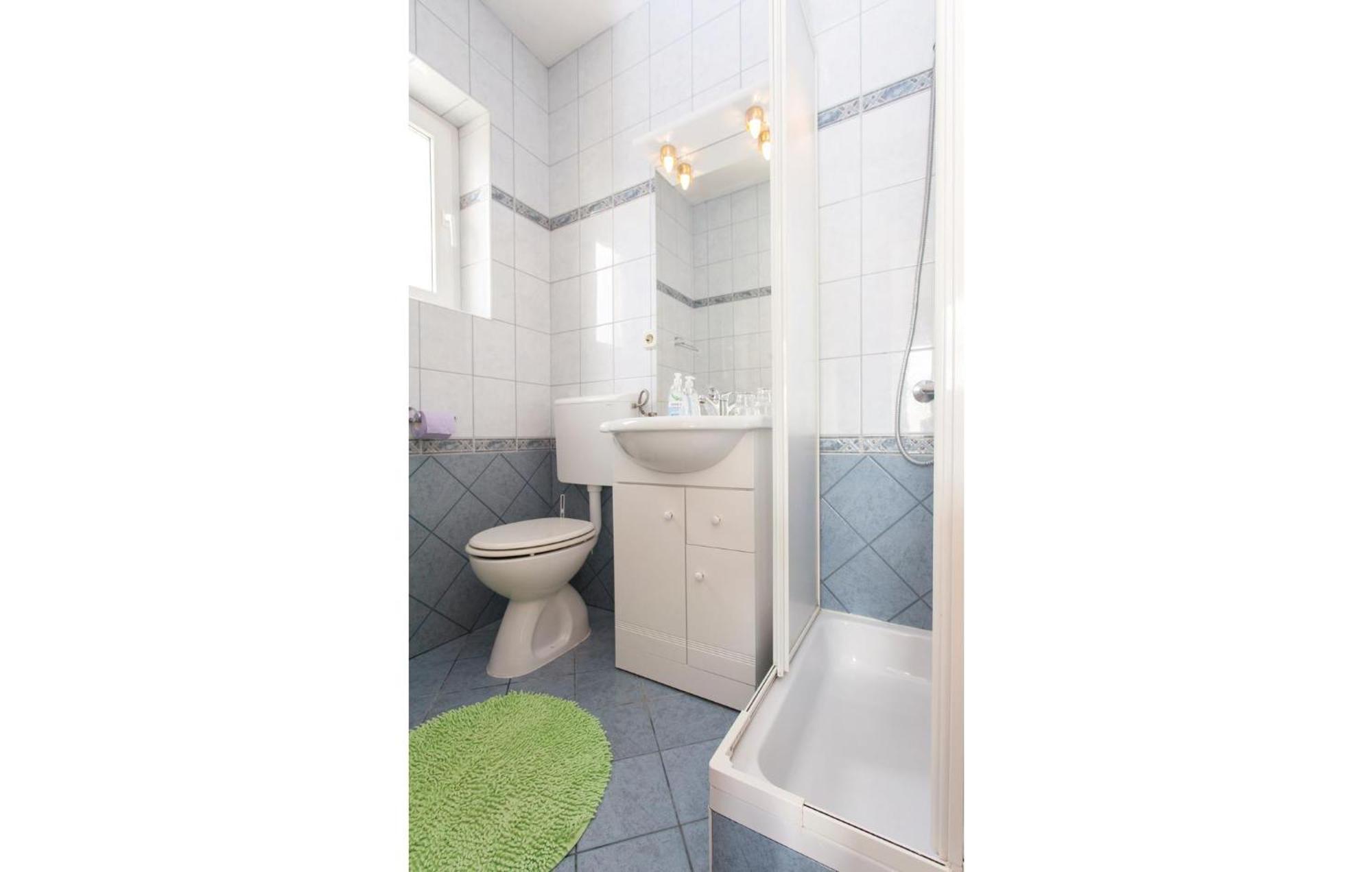 Stunning Apartment In Kornic With House Sea View 外观 照片