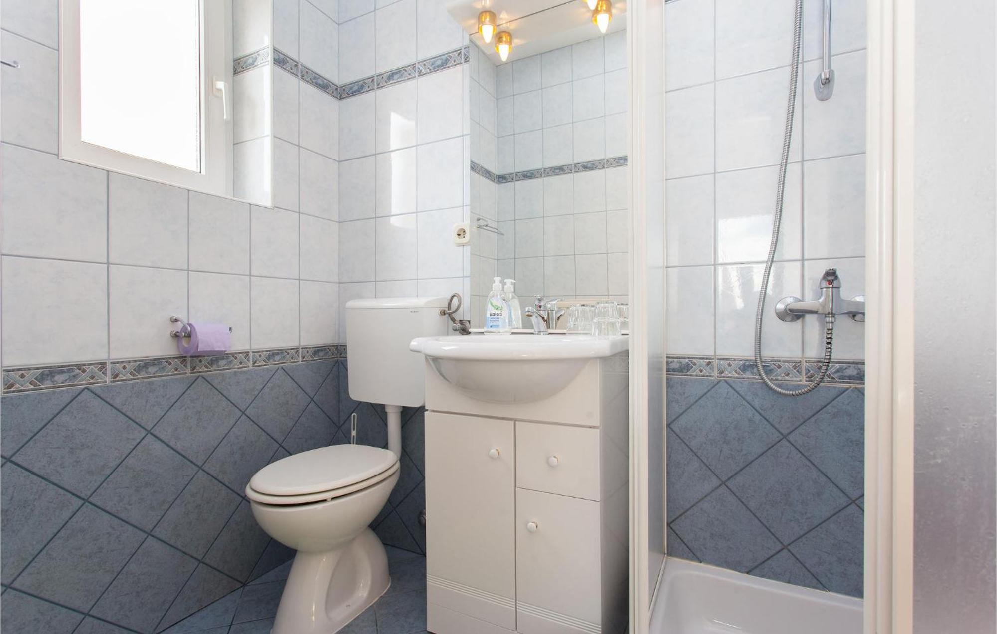 Stunning Apartment In Kornic With House Sea View 外观 照片